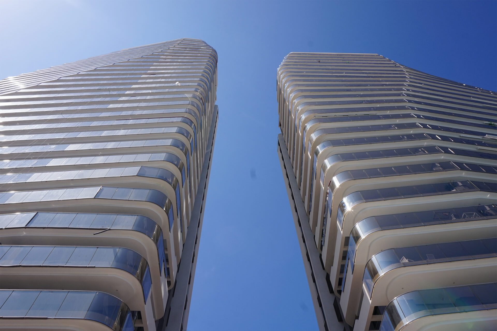 Sunset Cliffts by GEA Architects